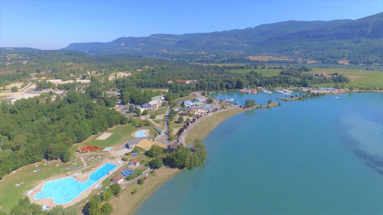Hôtel Vallée Bleue Montalieu-Vercieu Exterior foto